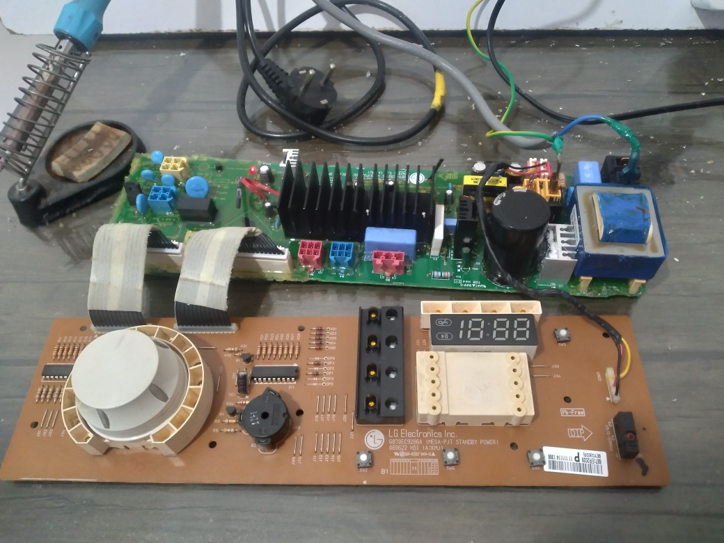 تعمیر برد الکترونیکی ماشین لباسشویی 6 کیلویی اینورتر (دایرکت درایو) الجی (ال جی) مدل WM-126NW در رشت