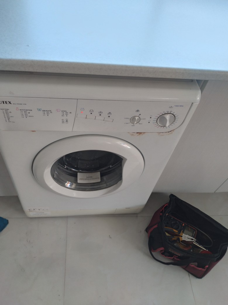 تعمیر ماشین لباسشویی یوتکس مدل cu-7030vw در رشت| رفع مشکل عدم تخلیه آب و ارور ماشین لباسشویی یوتکس در رشت 09112305332