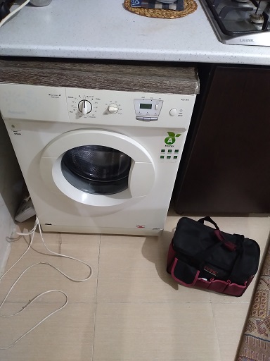 تعویض لولای درب ماشین لباسشویی آبسال مدل AES7513 در رشت 09112305332