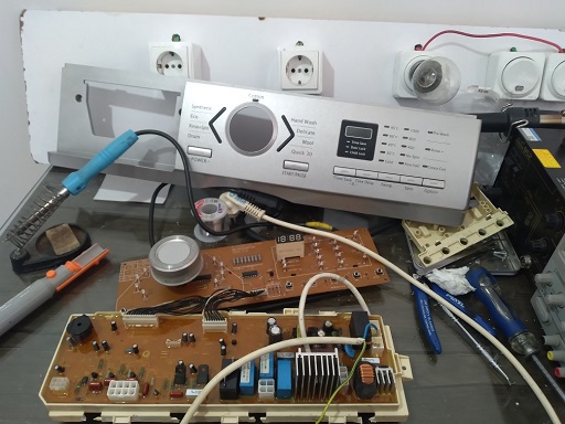 تعمیر برد الکترونیکی ماشین لباسشویی بوست در رشت 09112305332