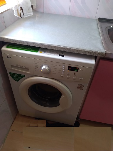 رفع مشکل ارور LE و عدم چرخش موتور و صدای غیر عادی موتور ماشین لباسشویی 7 کیلویی ال جی مدل WF-7704WQO در رشت 09112305332 | تعمیر ماشین لباسشویی ال جی در منزل در رشت