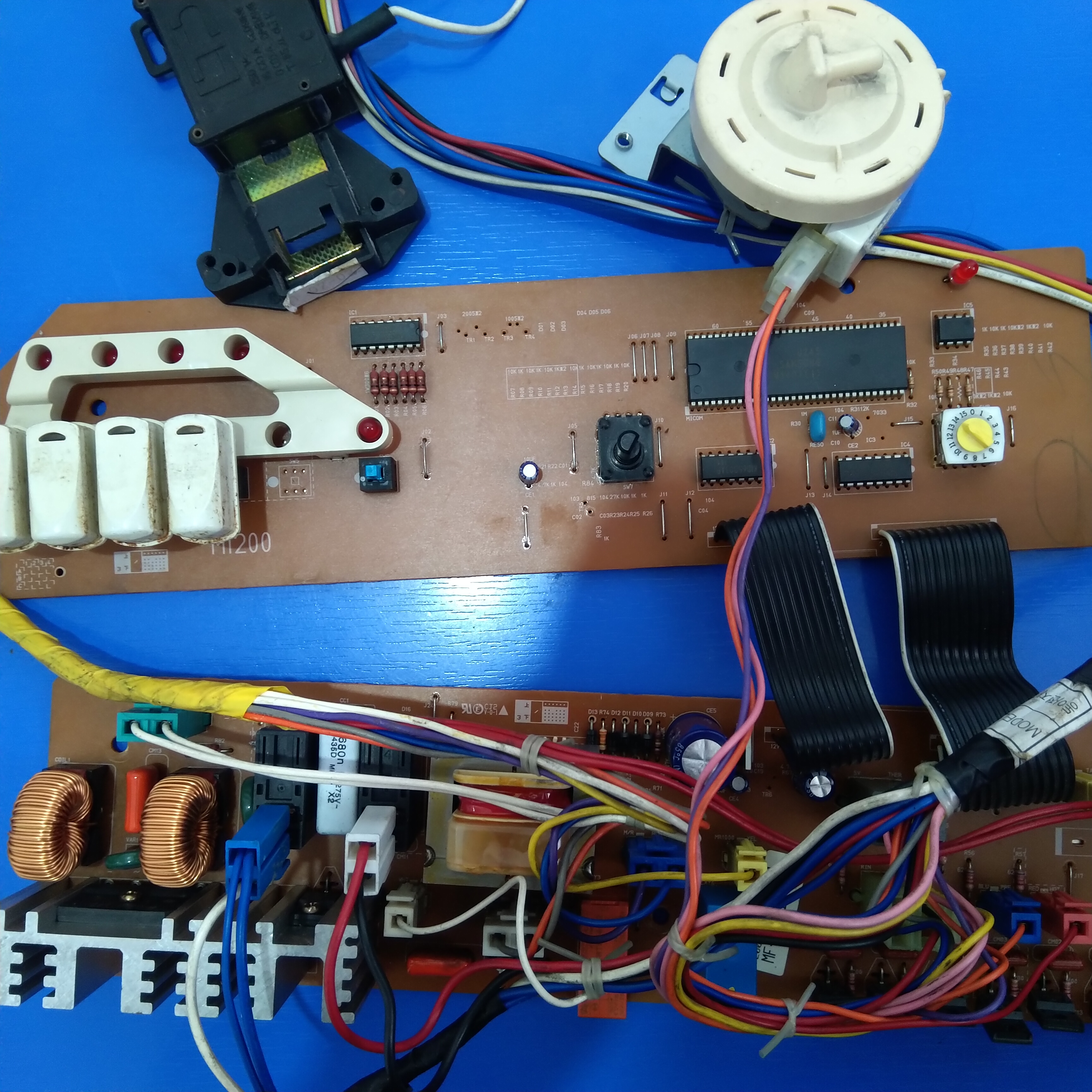 تعمیر برد الکترونیکی ماشین لباسشویی سامسونگ مدل SW1050 در رشت 09112305332