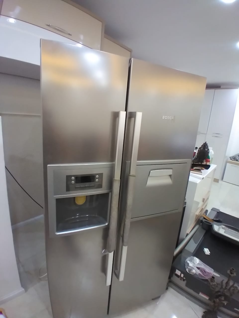 تعمیر برد الکترونیکی یخچال فریزر ساید بای ساید بوش در رشت 09112305332