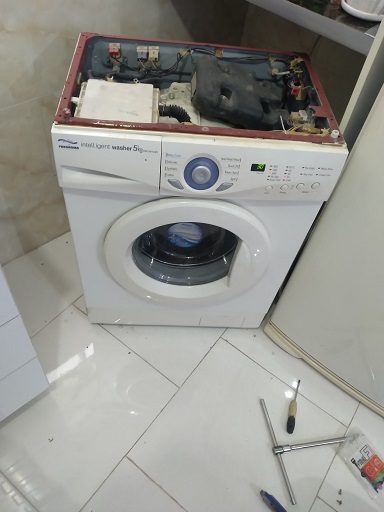 تعویض لاستیک درب ماشین لباسشویی 5 کیلویی پاکشوما مدل PAK 80134N در رشت 09112305332 | تعمیر لباسشویی در رشت در منزل