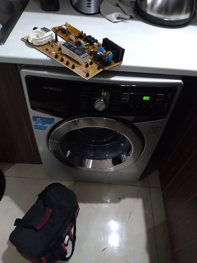 تعویض برد الکترونیکی ماشین لباسشویی سامسونگ مدل J1250-NSH در رشت 09112305332