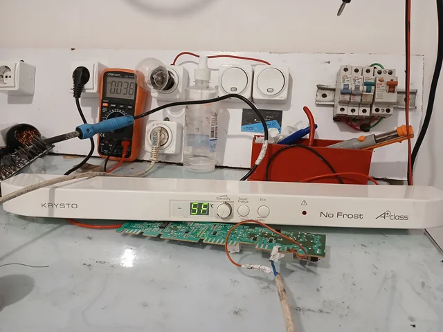 تعمیر برد الکترونیک یخچال فریزر برنت brandt در رشت 09112305332